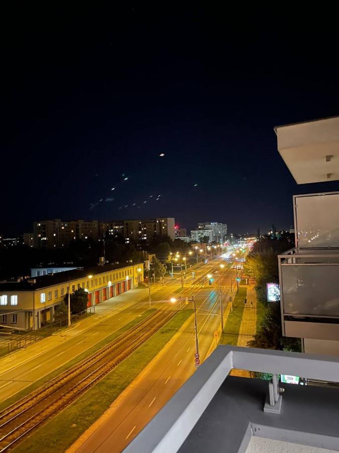 Fajny Apartament Z Parkingiem, Obok Metra. Warsaw Luaran gambar