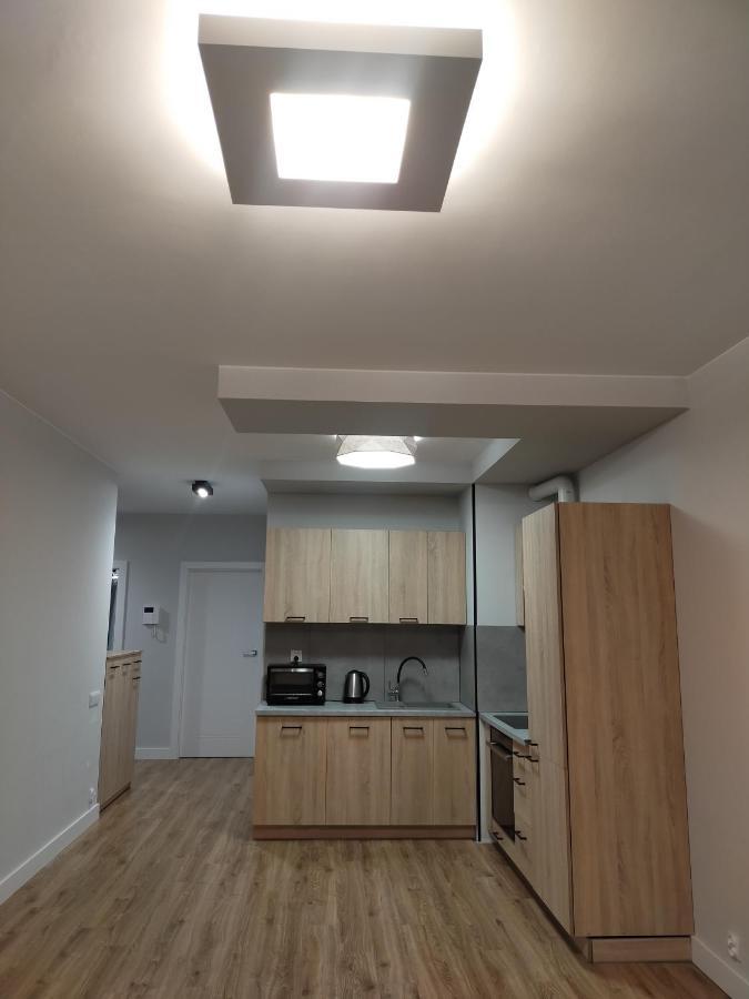 Fajny Apartament Z Parkingiem, Obok Metra. Warsaw Luaran gambar
