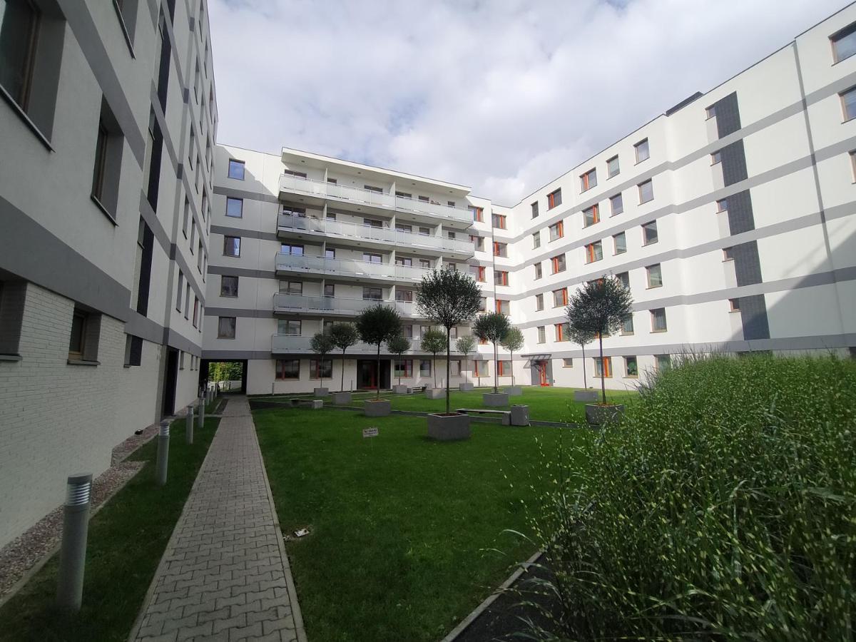 Fajny Apartament Z Parkingiem, Obok Metra. Warsaw Luaran gambar