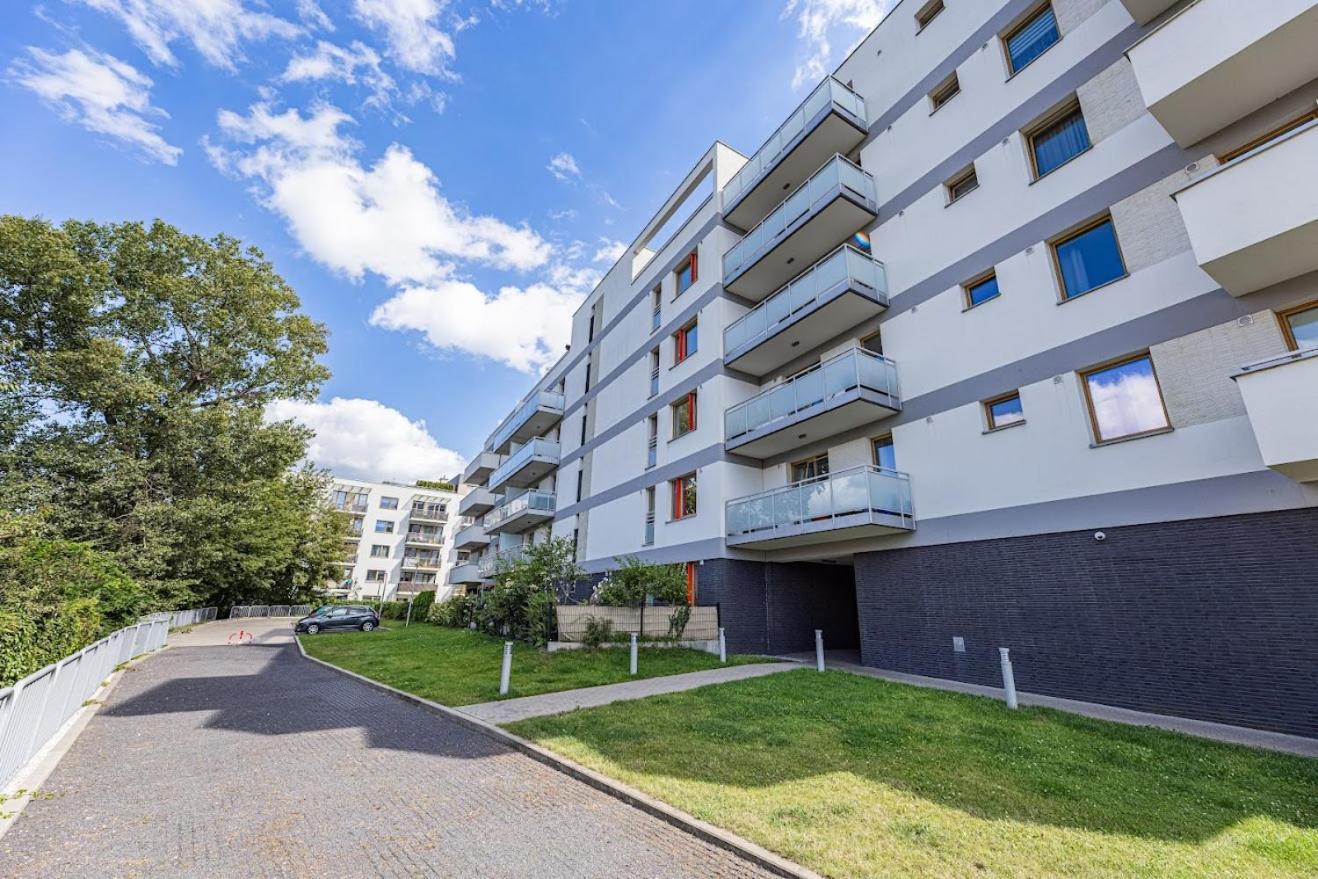 Fajny Apartament Z Parkingiem, Obok Metra. Warsaw Luaran gambar