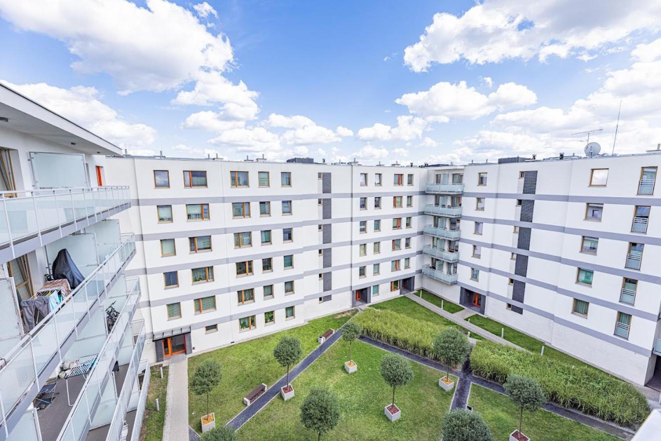 Fajny Apartament Z Parkingiem, Obok Metra. Warsaw Luaran gambar