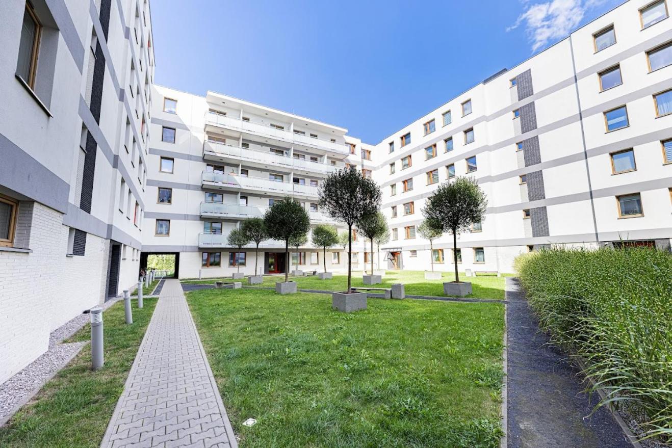 Fajny Apartament Z Parkingiem, Obok Metra. Warsaw Luaran gambar
