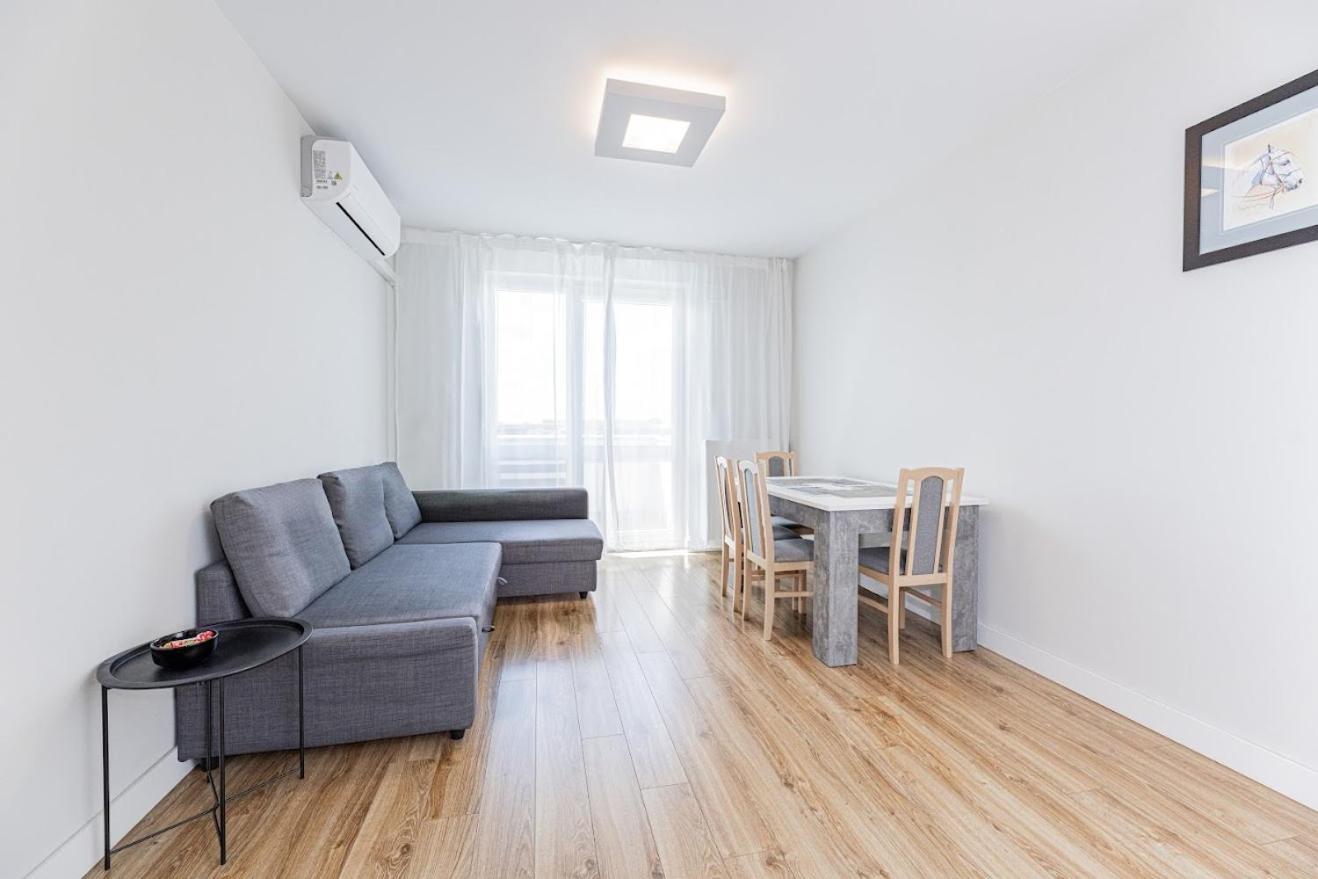 Fajny Apartament Z Parkingiem, Obok Metra. Warsaw Luaran gambar