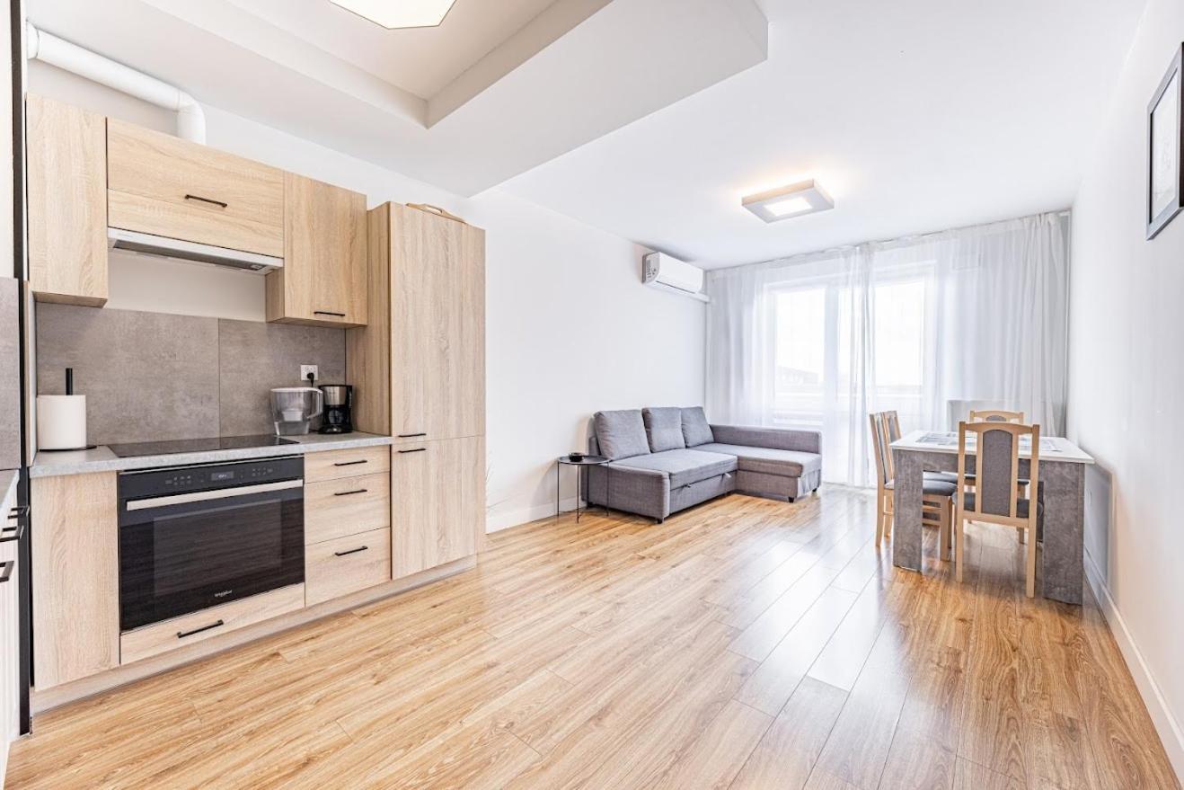 Fajny Apartament Z Parkingiem, Obok Metra. Warsaw Luaran gambar