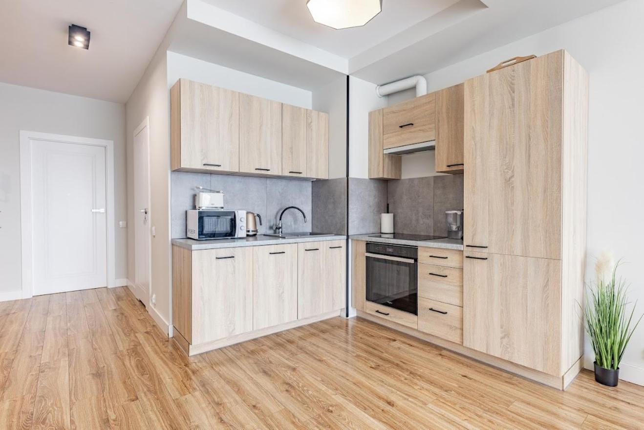 Fajny Apartament Z Parkingiem, Obok Metra. Warsaw Luaran gambar