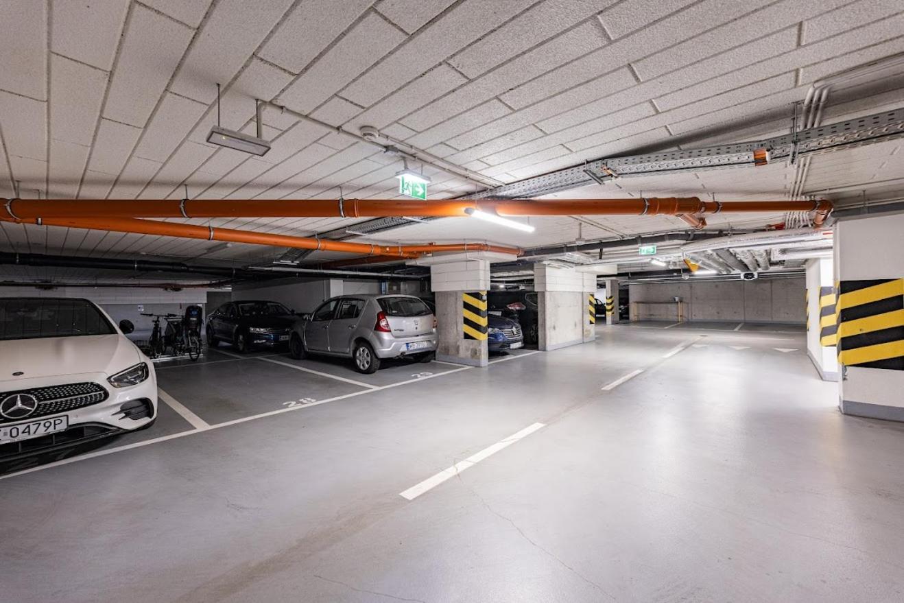 Fajny Apartament Z Parkingiem, Obok Metra. Warsaw Luaran gambar
