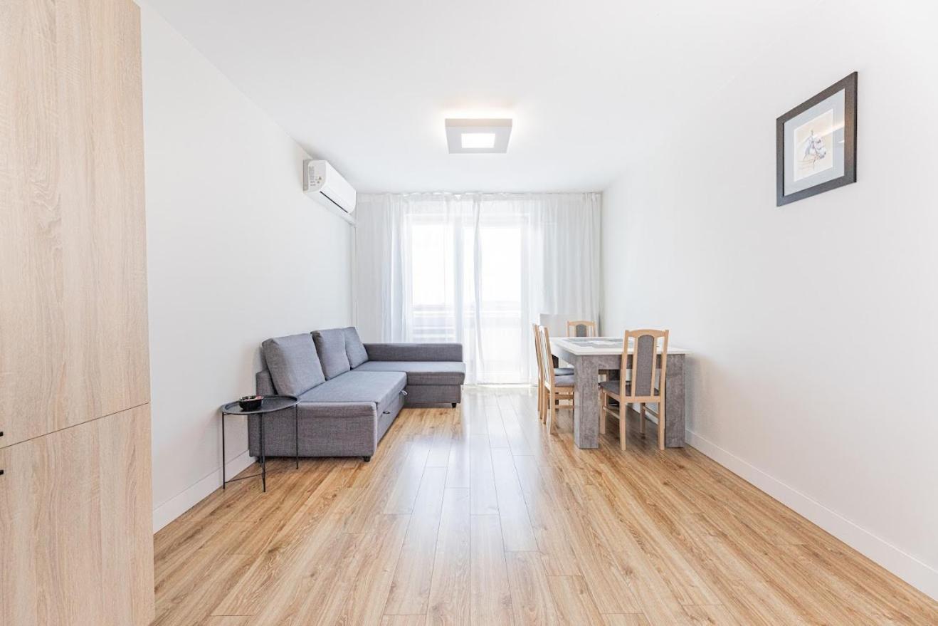 Fajny Apartament Z Parkingiem, Obok Metra. Warsaw Luaran gambar