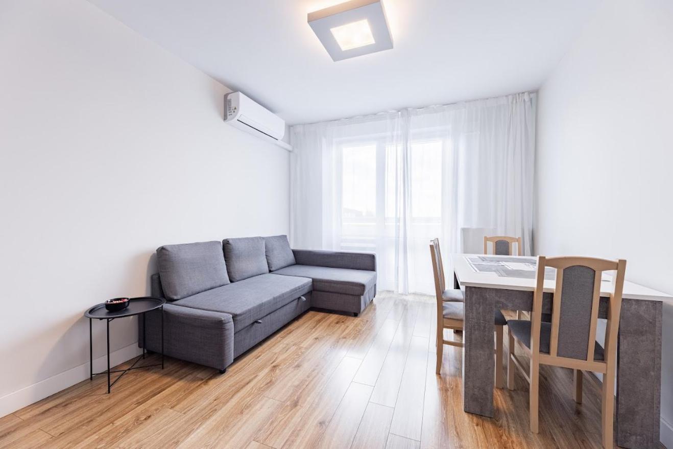Fajny Apartament Z Parkingiem, Obok Metra. Warsaw Luaran gambar