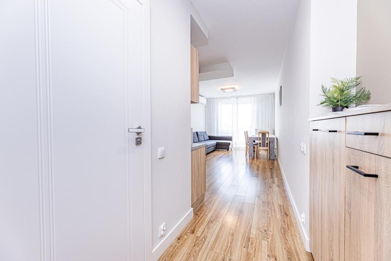 Fajny Apartament Z Parkingiem, Obok Metra. Warsaw Luaran gambar