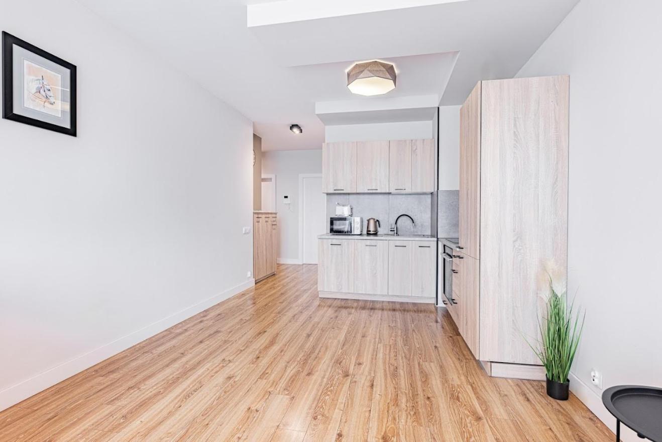 Fajny Apartament Z Parkingiem, Obok Metra. Warsaw Luaran gambar