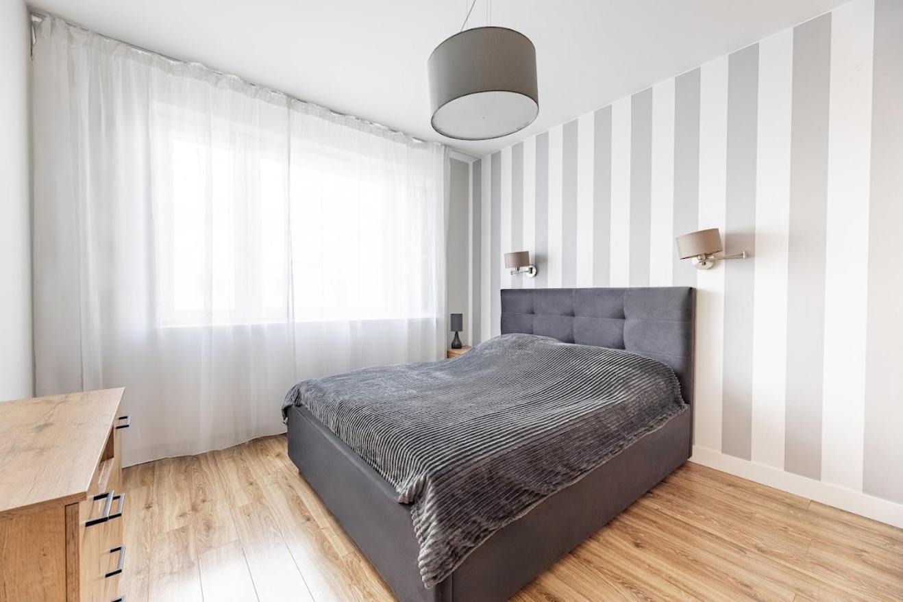 Fajny Apartament Z Parkingiem, Obok Metra. Warsaw Luaran gambar